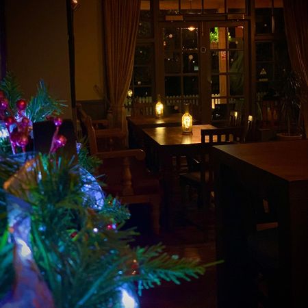 Crown & Anchor Hotel Woking Ngoại thất bức ảnh