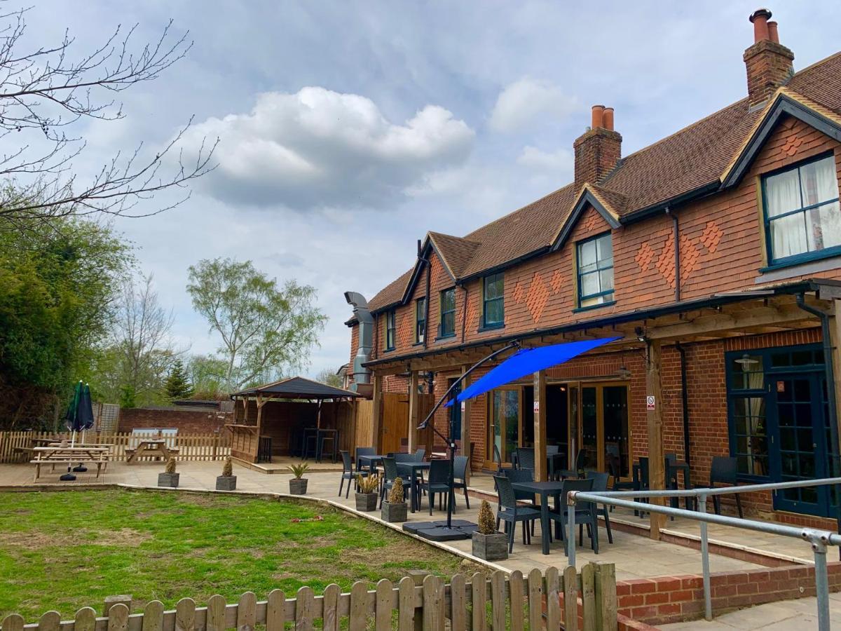 Crown & Anchor Hotel Woking Ngoại thất bức ảnh