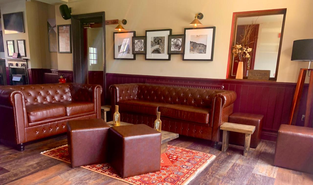 Crown & Anchor Hotel Woking Ngoại thất bức ảnh