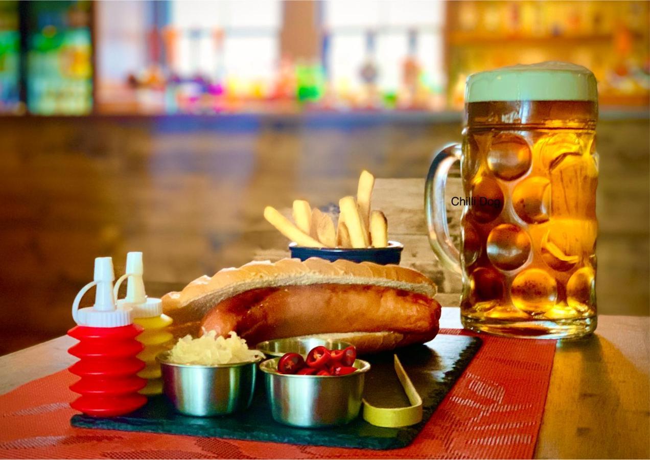 Crown & Anchor Hotel Woking Ngoại thất bức ảnh